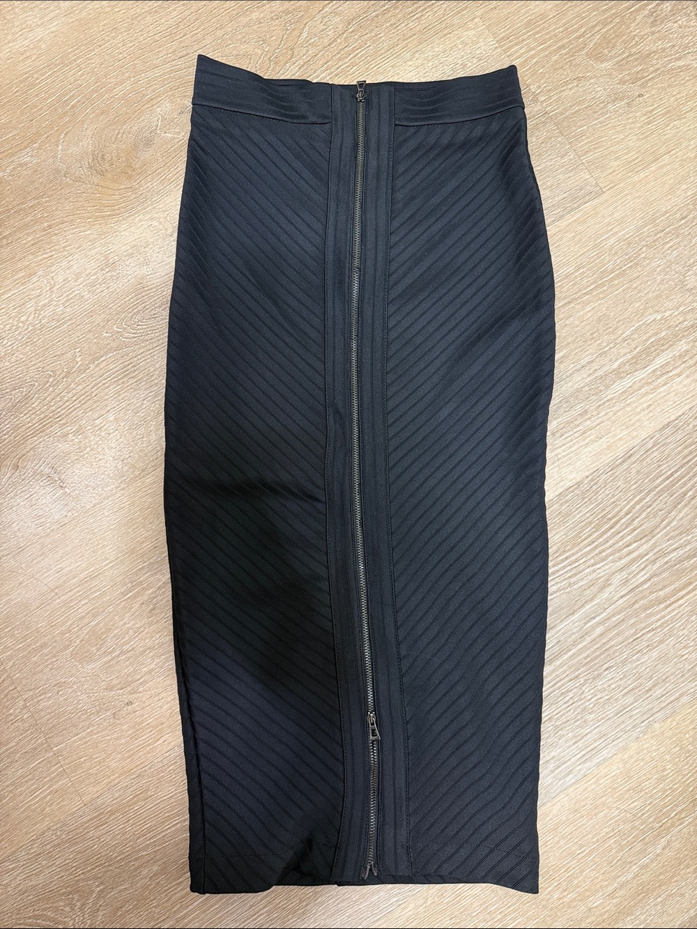 Zara Black Ribbed Mid-Length Pencil Skirt with Front Zip